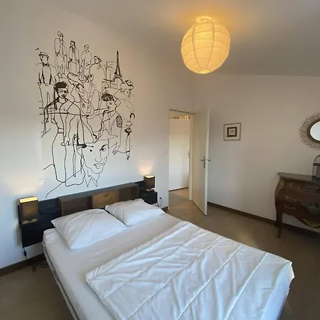 La De La Clavette Villa
